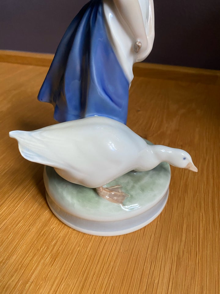 Porcelænsfigur Gåsepigen Royal