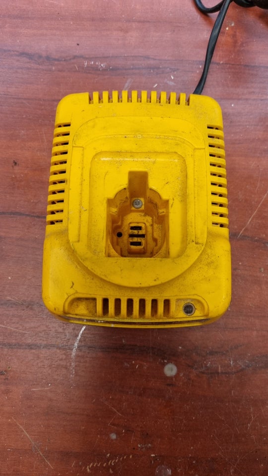 Lader DeWalt DE9116