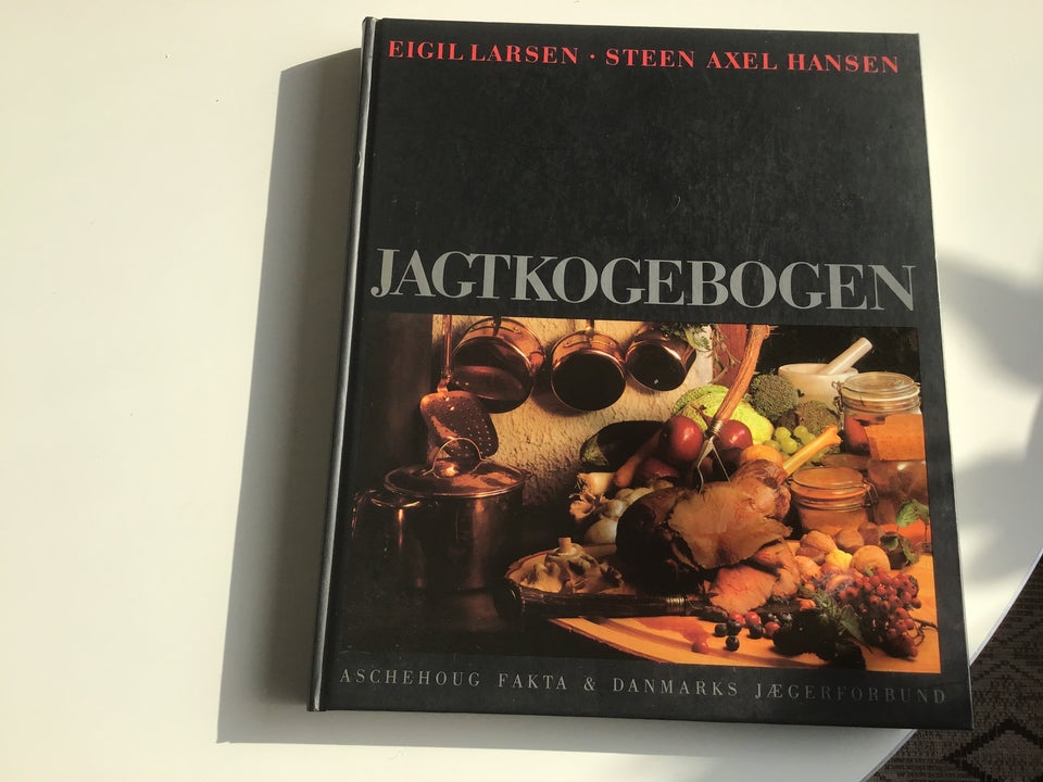 Jagtkogebogen, Eigil Larsen og