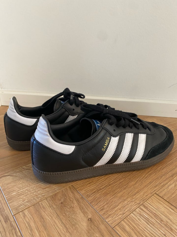 Sneakers Adidas  str 40