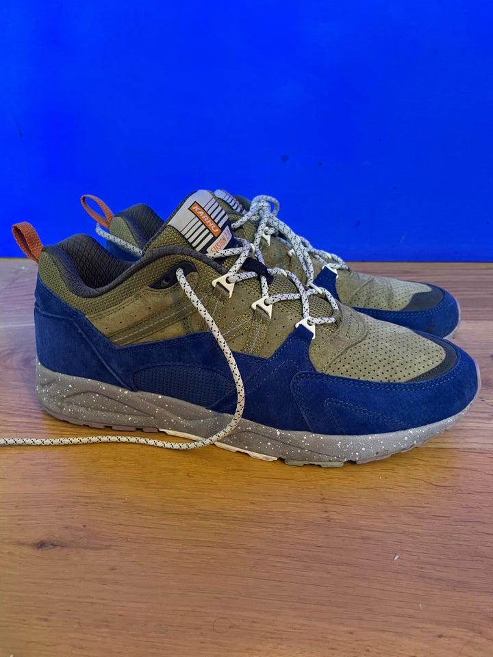 Sneakers, Karhu, str. 44