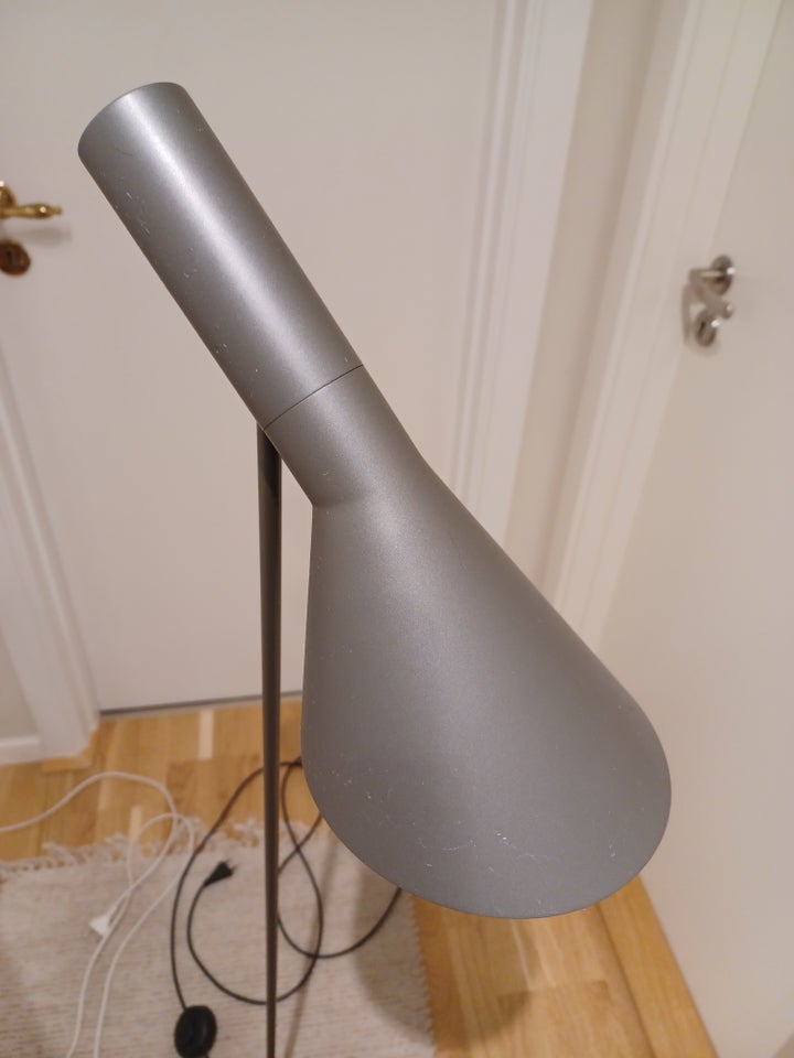 Arne Jacobsen, Næbbet, gulvlampe