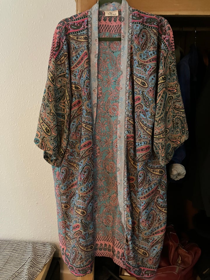 Kimono, Satinkåbe, Bb