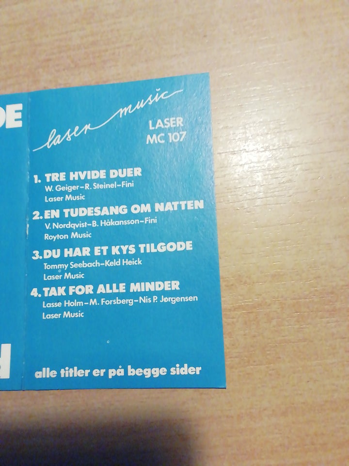 Bånd, Bjørn Tidmand, Tre Hvide Duer