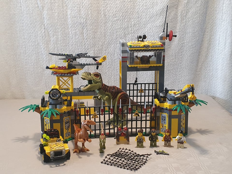 Lego Dino, 5887 Dino Defense HQ