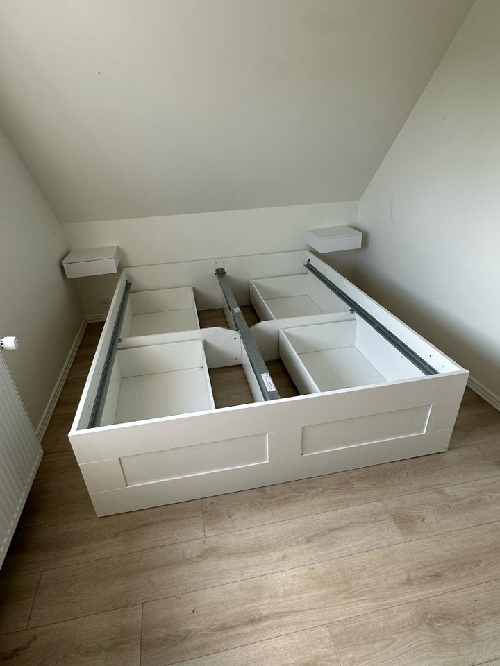 Sengeramme Ikea brimnes  b: 160 l: