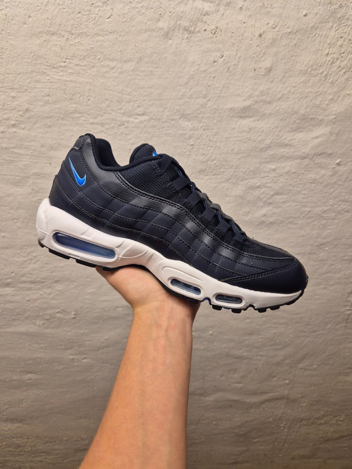 Sneakers, Nike Air Max 95 Dark