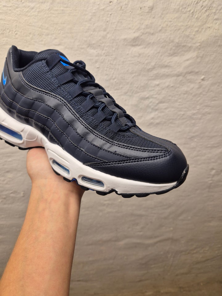 Sneakers, Nike Air Max 95 Dark