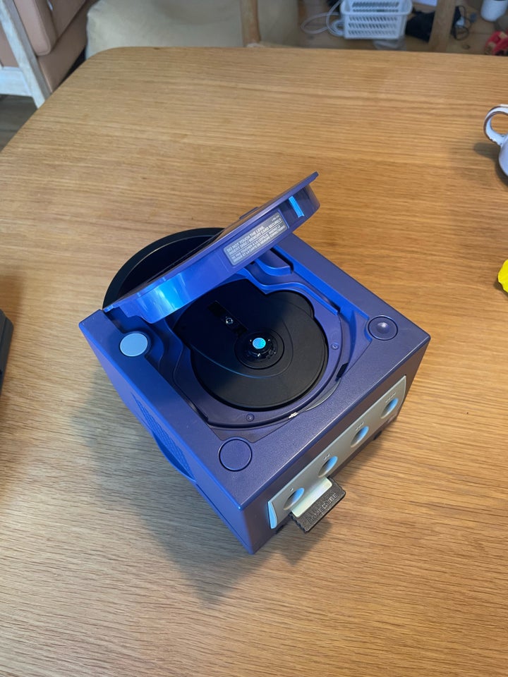 Nintendo Gamecube, DOL-001 (EUR),