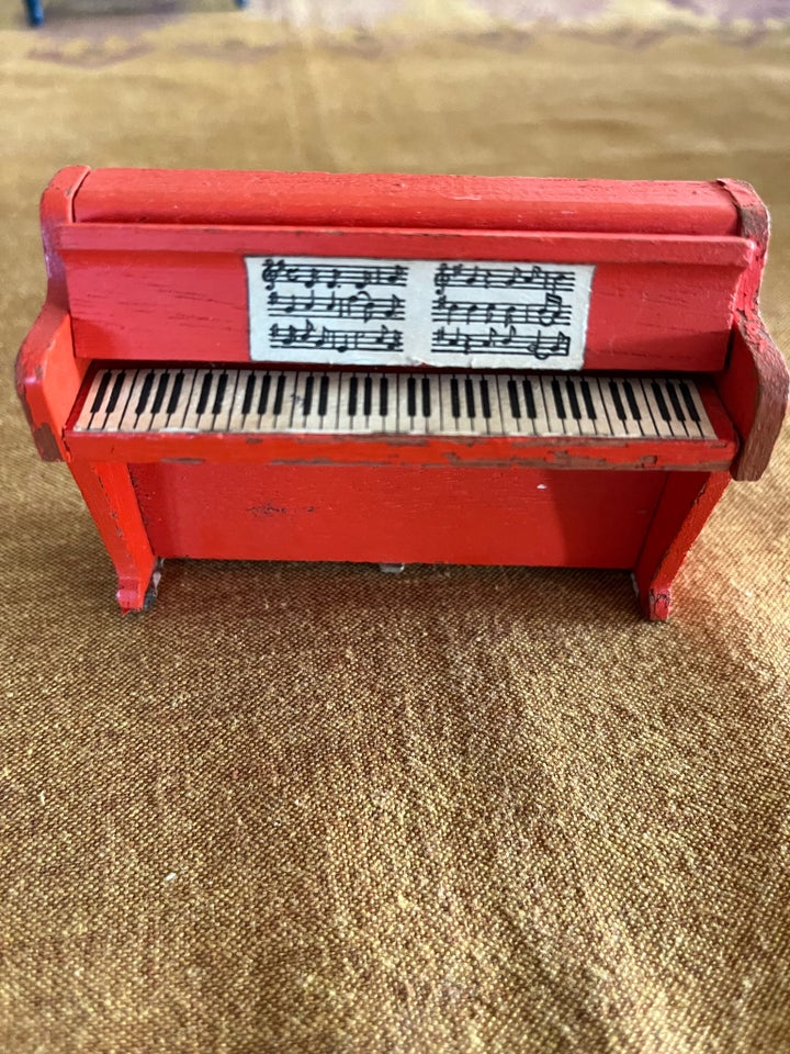 Dukkehus-møbler, Lundby piano