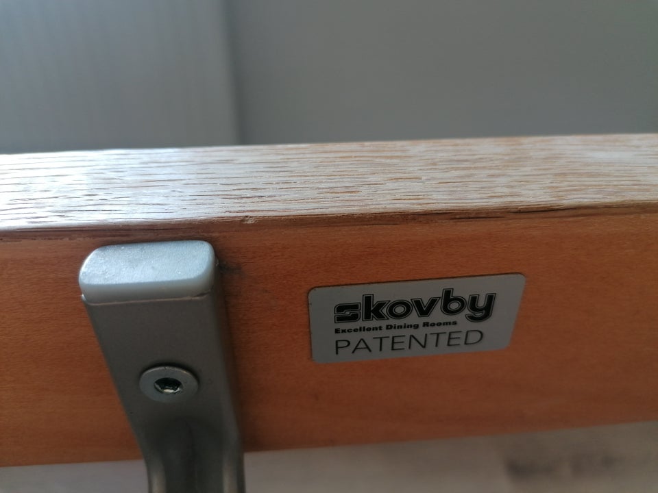 Spisebord m/stole Eg  Skovby