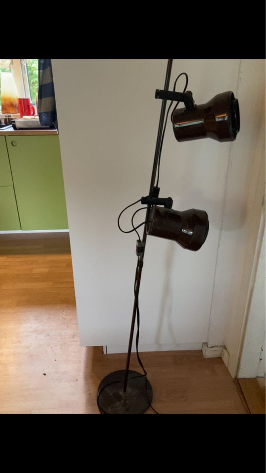 Gulvlampe Gratis