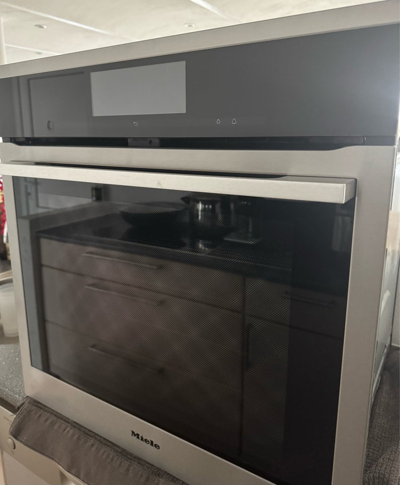 Ovn, Miele H6760BP