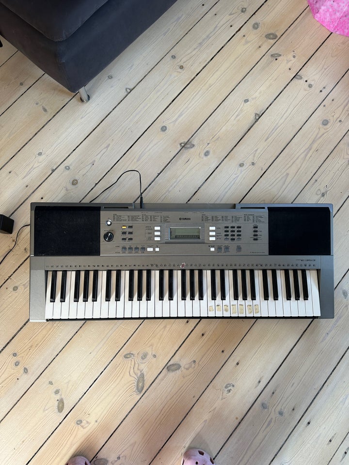 Keyboard, Yamaha PSR E353