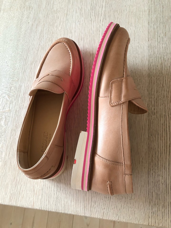 Loafers, str. 40, Loyd