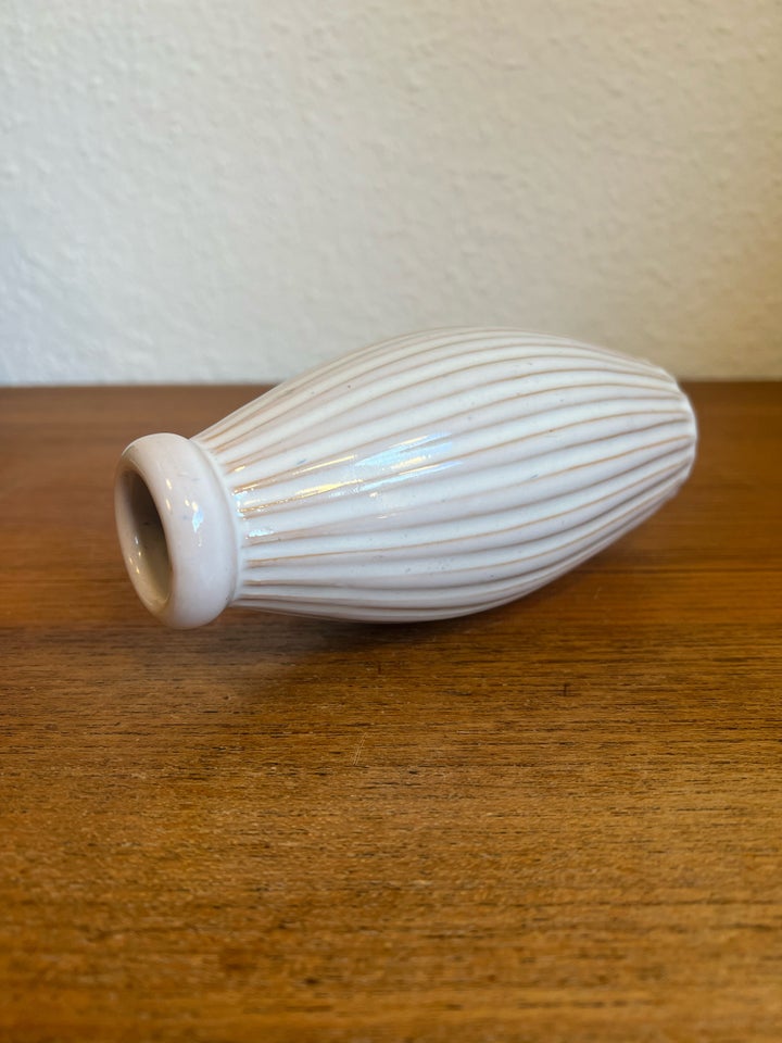 Keramik rillet riflet vase