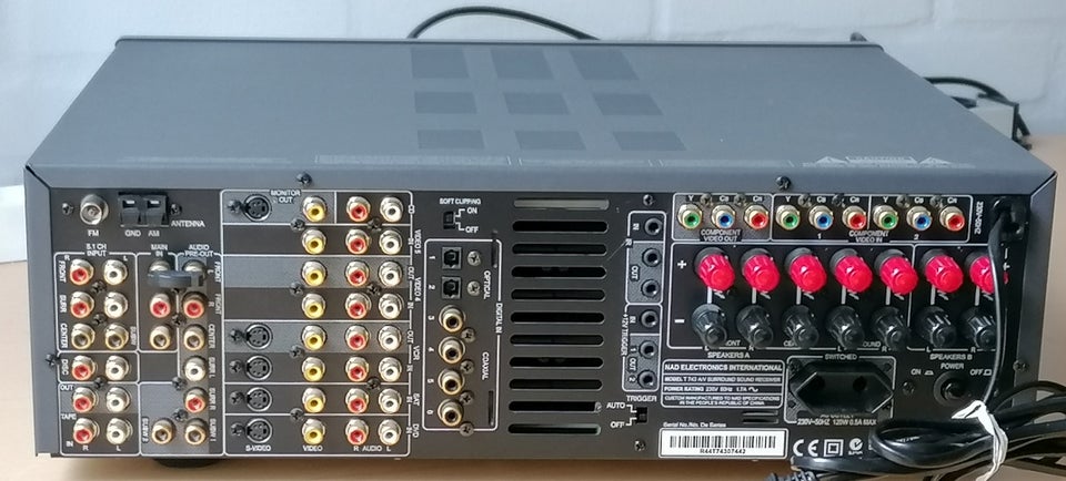 NAD, T 743, 5.2 kanaler