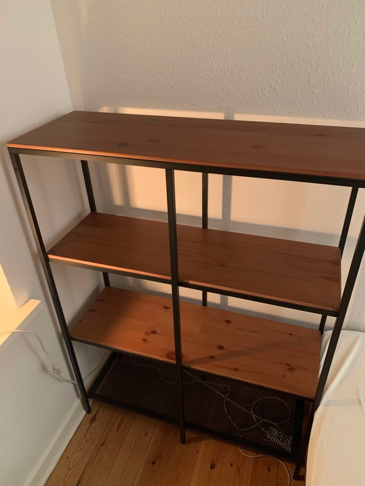 Anden reol, IKEA, b: 100 d: 36 h: 136