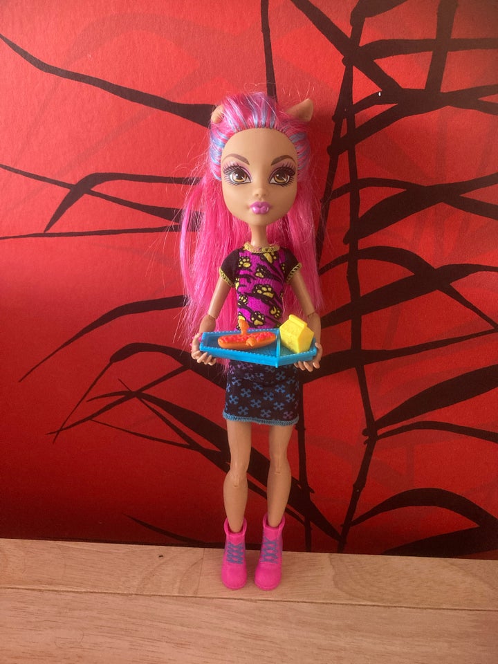 Barbie, Monster High Creepateria