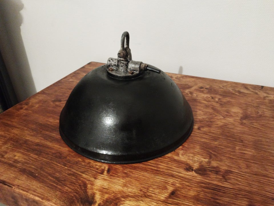 Anden loftslampe, Gammel industri