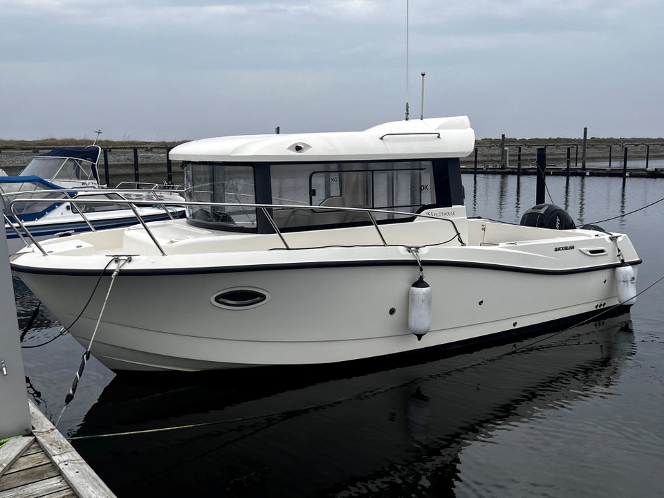 Quicksilver 755 Pilothouse,