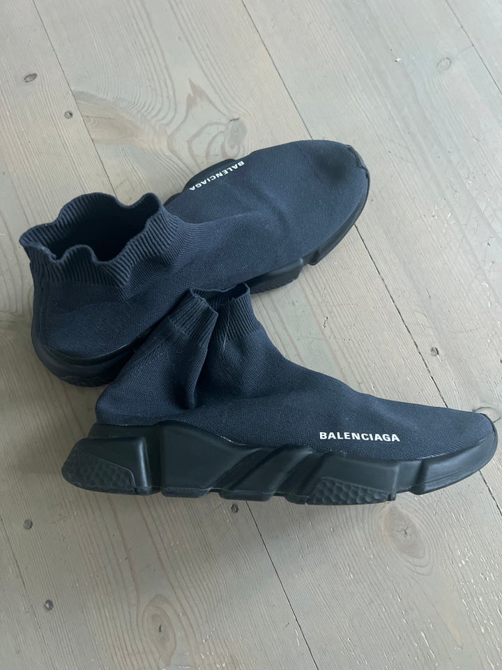 Sneakers, Balenciaga, str. 42