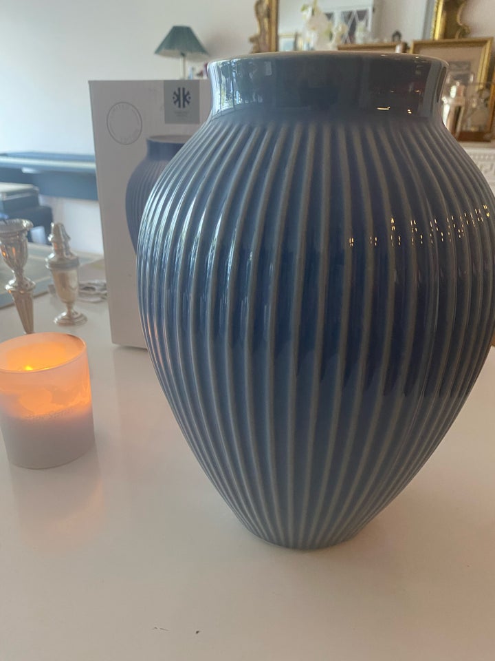 Vase, Vase, stor smuk lys blå