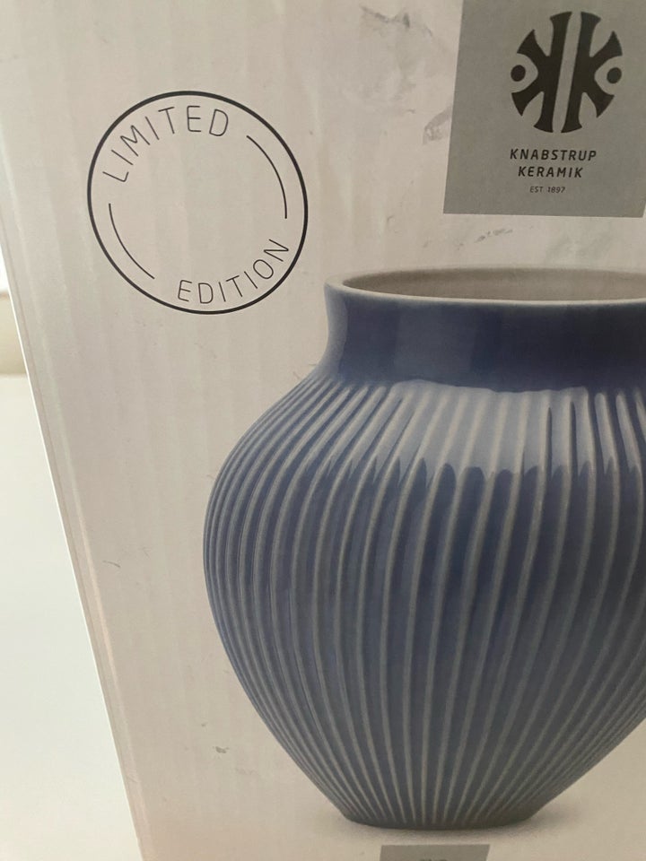 Vase, Vase, stor smuk lys blå