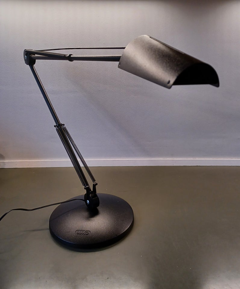 Skrivebordslampe, Luxo