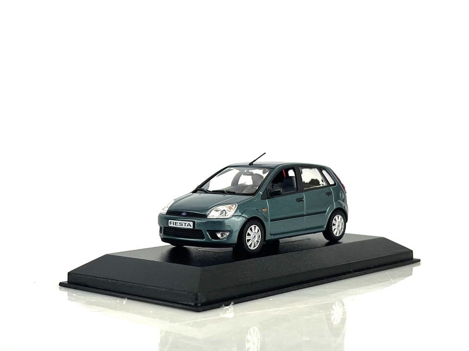 Modelbil Ford Fiesta 2002