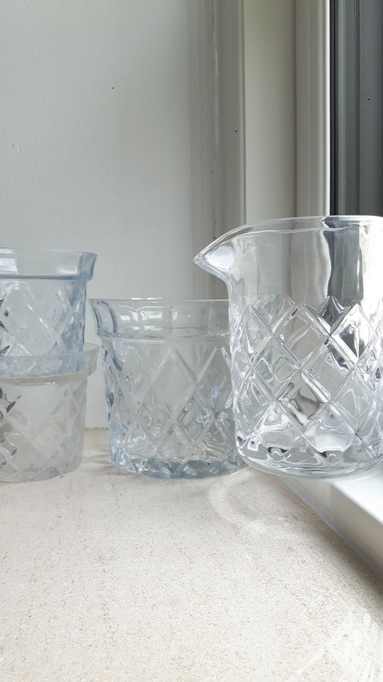 Glas Kande x 1 + Krukke x 3