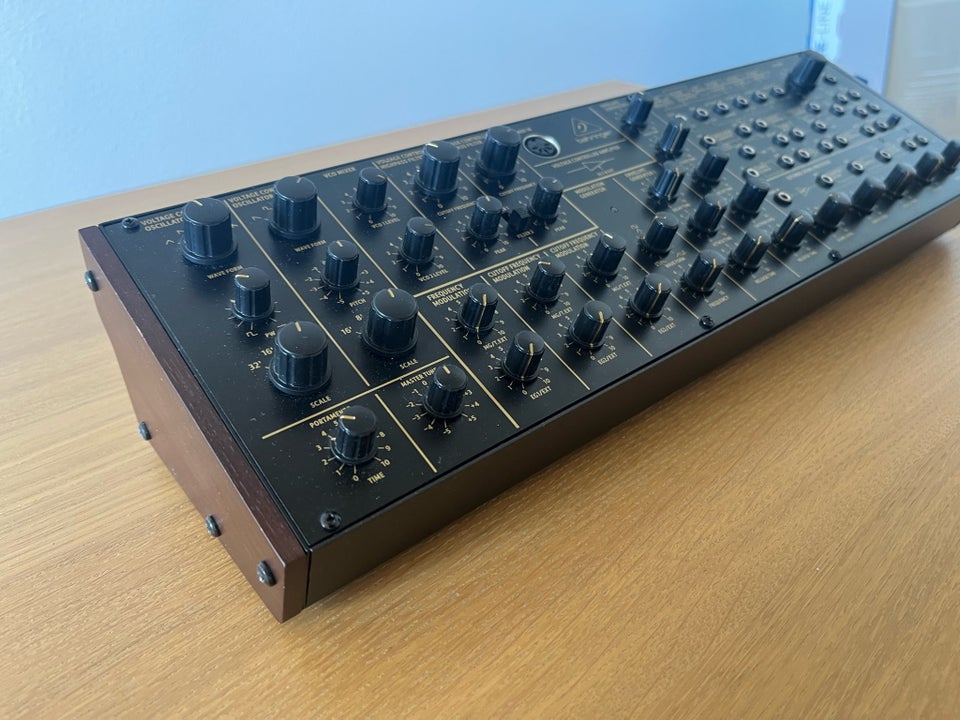 Synthesizer, Behringer K2