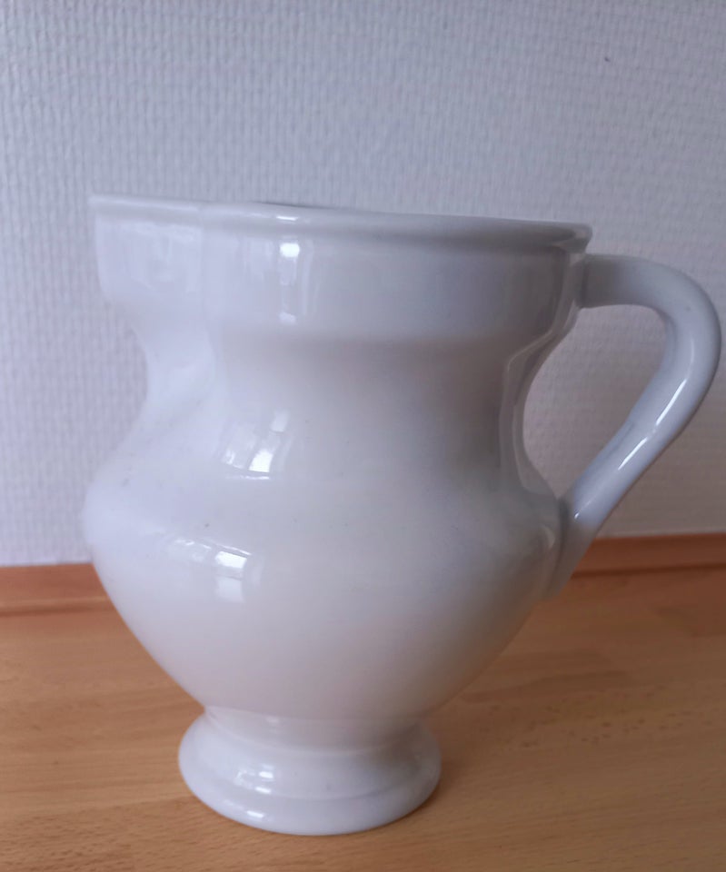 Porcelæn, Meget charmerende Kande