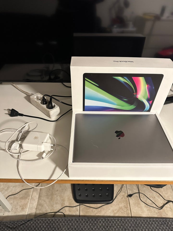 MacBook Pro, M1, 8 GB ram