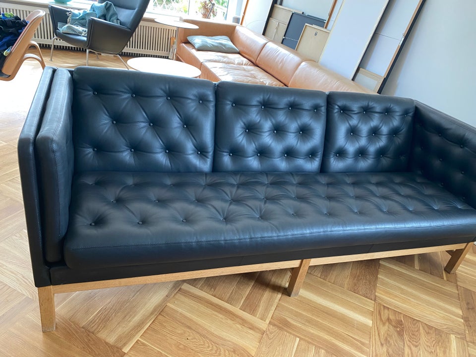 Erik Jørgensen EJ315 Sofa