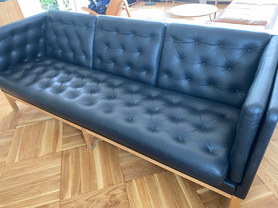 Erik Jørgensen EJ315 Sofa