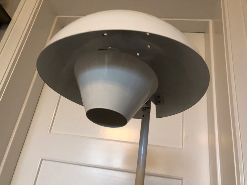 Gulvlampe, Vides ikke