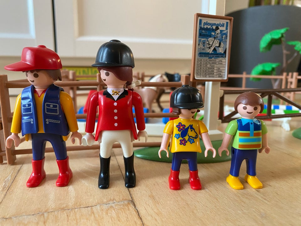 Playmobil,