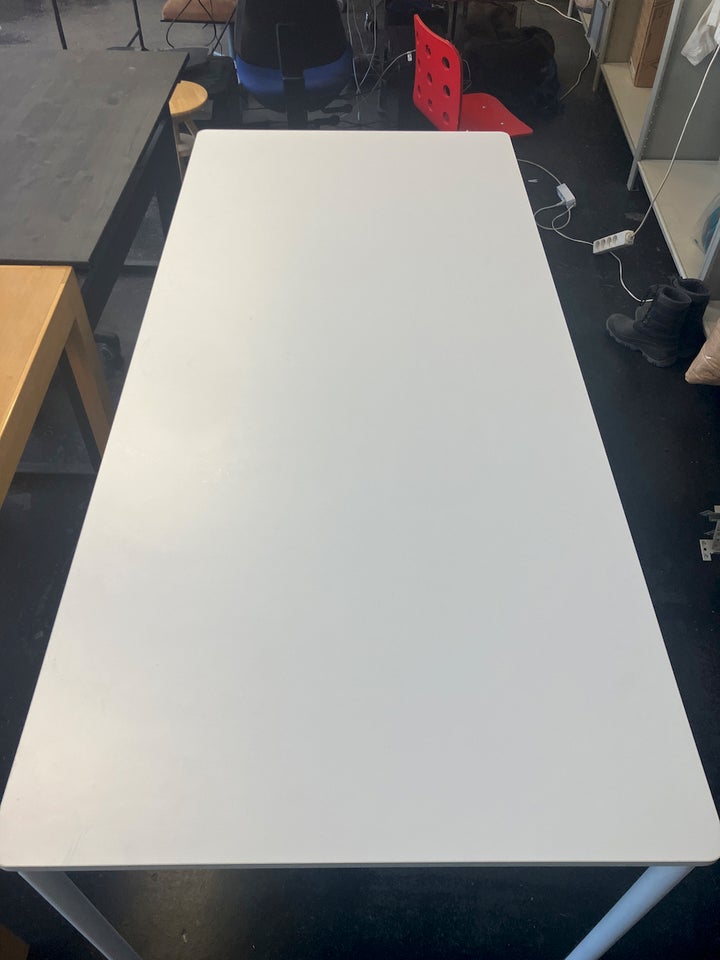 Skrivebord, Muuto, b: 190 d: 85 h: 73