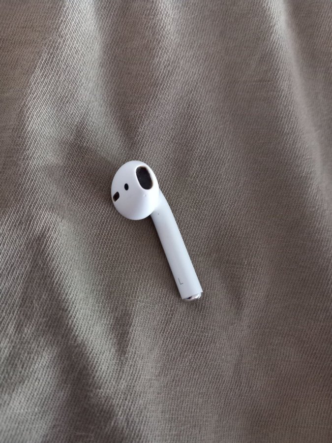 Apple Airpods 2a gen L  Vänster hörlurar ( Modell A2032)