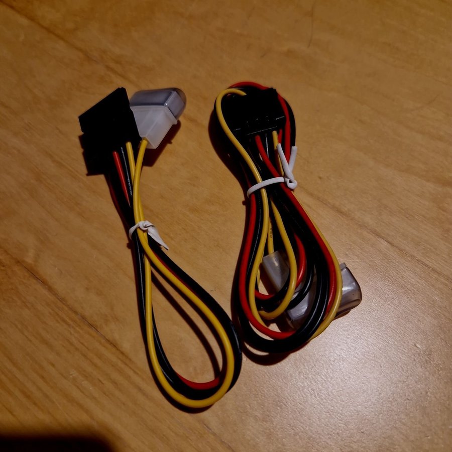 2 st molex till SATA-kabel