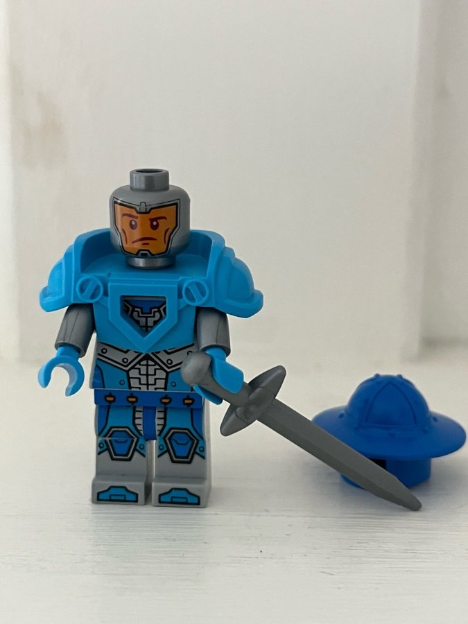 LEGO minifigur NEXO KNIGHTS Royal soldier guard (70310) Fint skick.