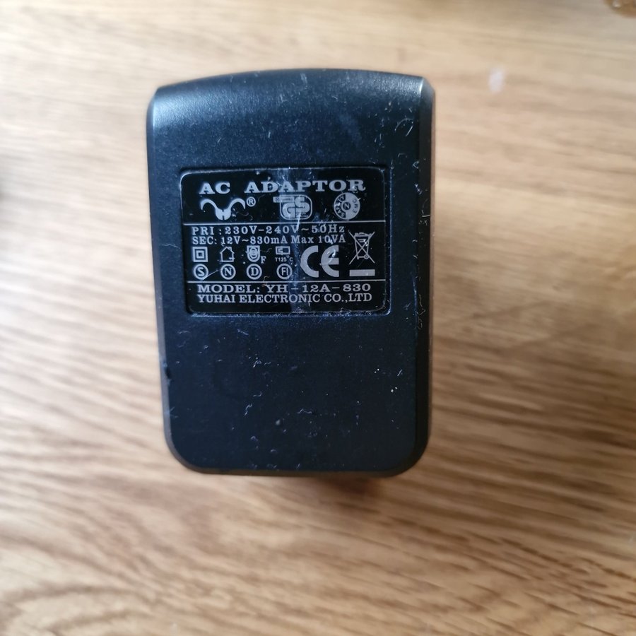 AC-adapter 12V 830mA 10VA