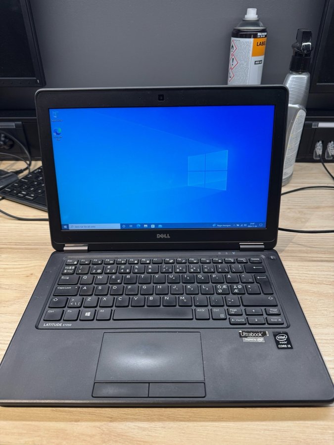 Dell Latitude E7250 , 12” skärm / 8 Gb / 240 Gb SSD / Win 10