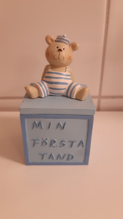 Burk Min första tand