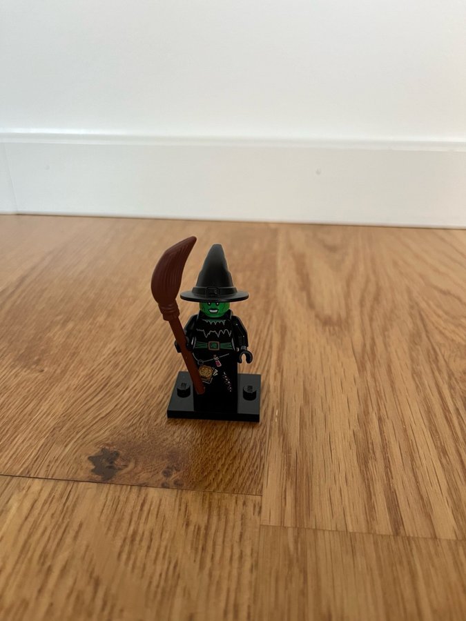 Lego minifigures series 2 - Witch (col02-4) - 100% komplett