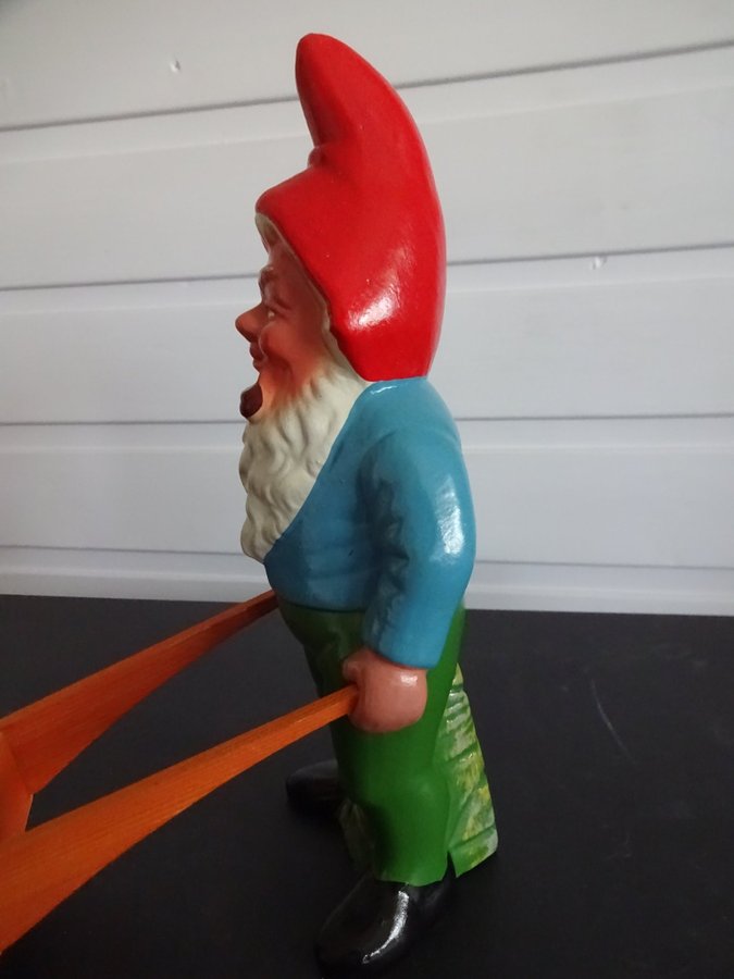 Stor tomte med skottkärra - 1960-talet?