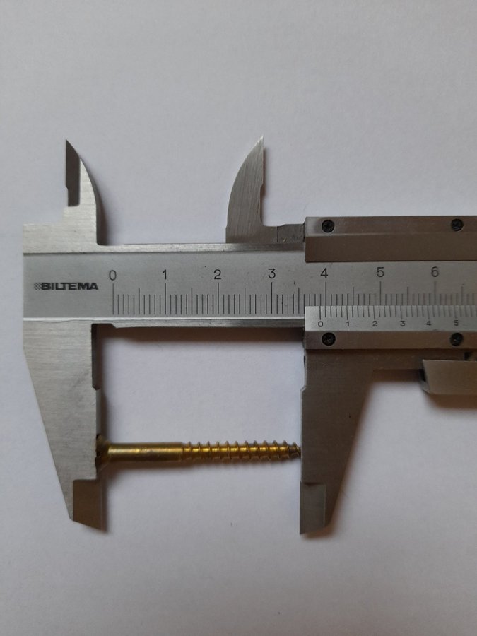 Äldre spårskruv träskruv mässing byggnadsvård 1 1/2 x 7 ?