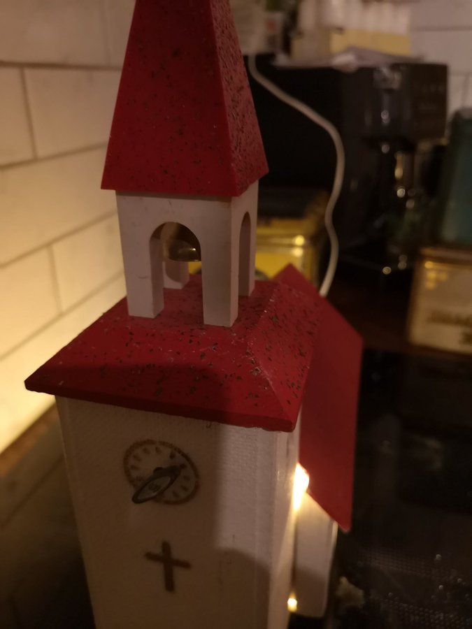 Julkyrka med ljus o spelverk