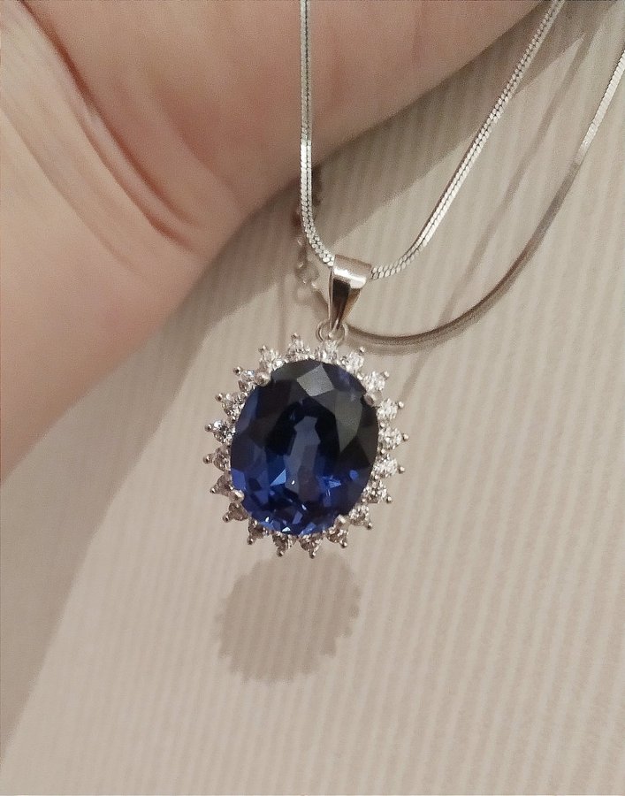 Magnifik Kashmir blå safir hänge i rhodinerat sterlingsilver 925